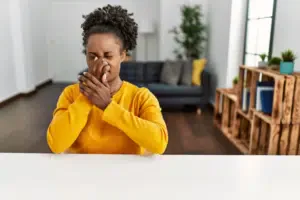 come eliminare i cattivi odori in casa